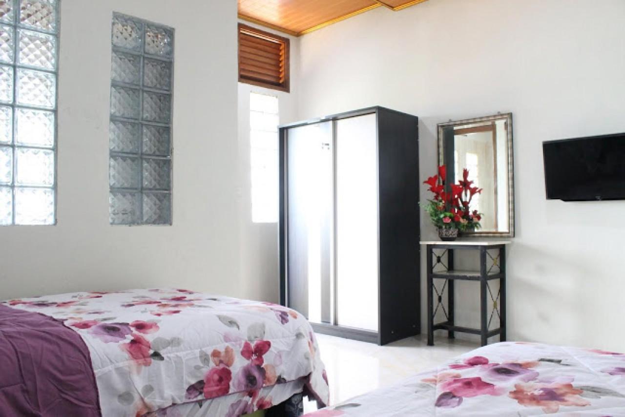 Villa Bukit Berkat Bogor Exterior foto
